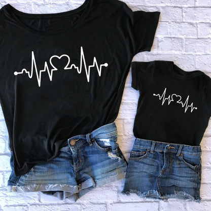 Matching kleding voor mama en meisje – Liefde in elke look