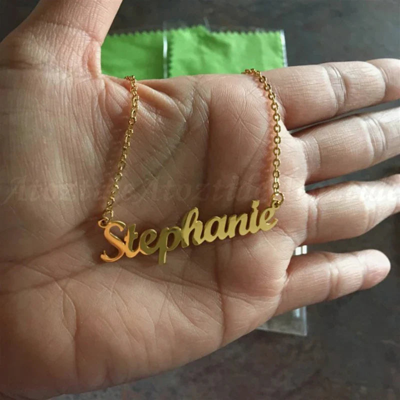 Hanger met letter en geboortesteen