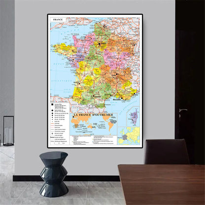 Wereldkaart met reliëf – Voelbare details op de muur