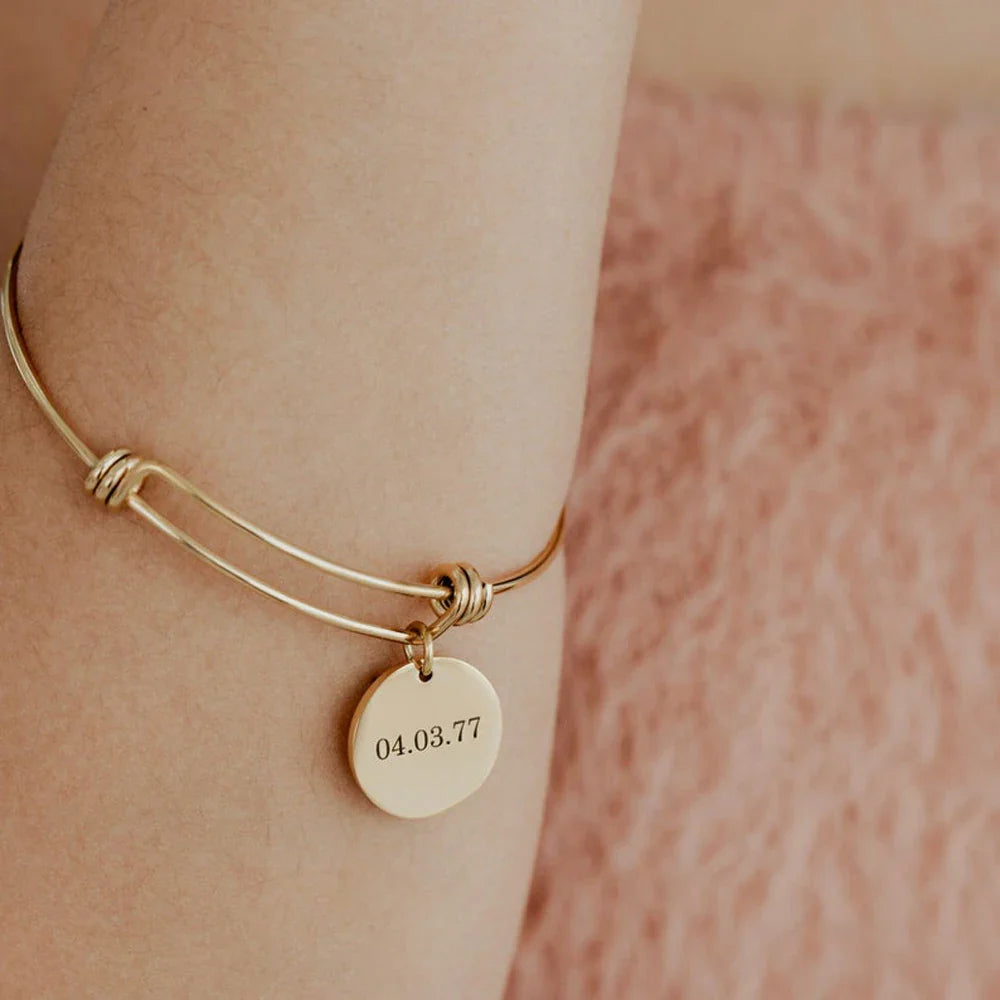 Ketting met korte boodschap op hanger