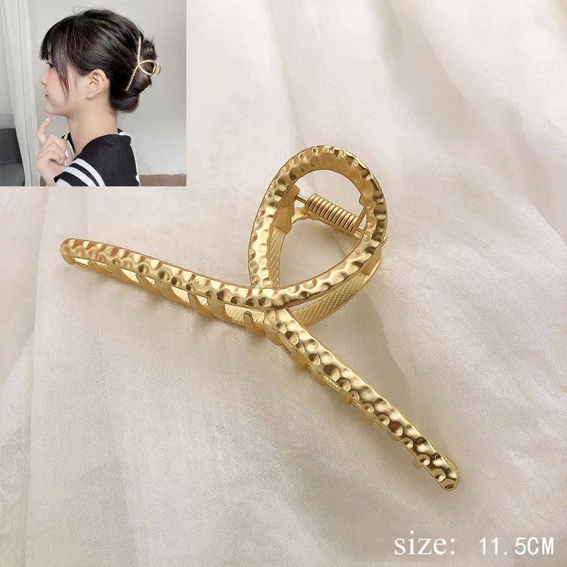 Gouden haarclip als stijlvolle accessoire