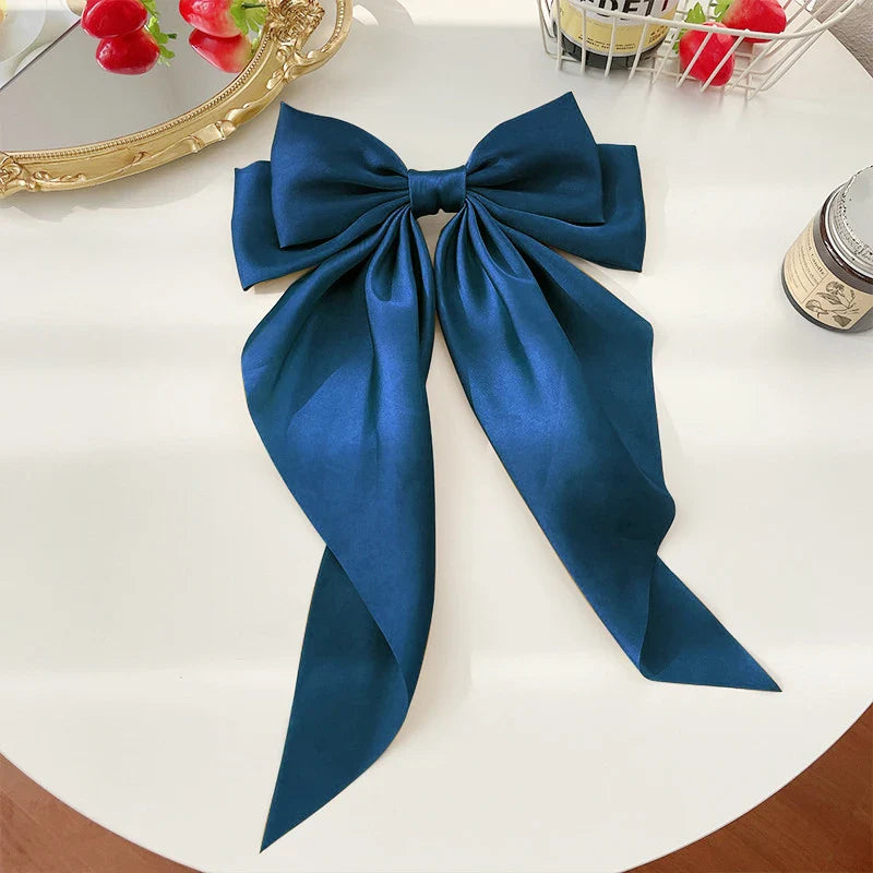 Fluwelen haar accessoires in warme kleuren