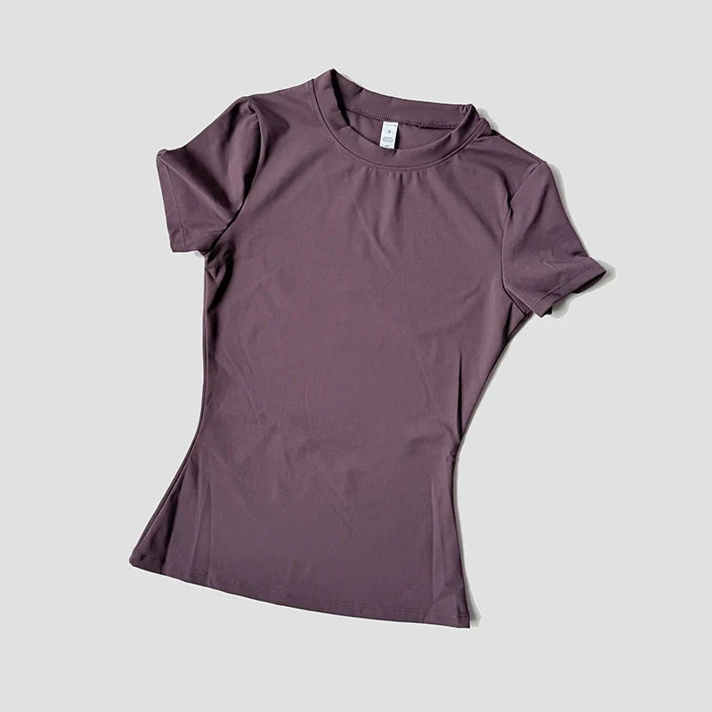 Stijlvolle yoga kleding met vrouwelijke snit