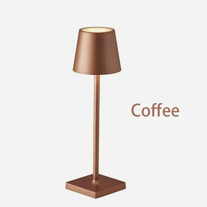 Design nachtkastlamp met metalen accenten – Luxe en modern