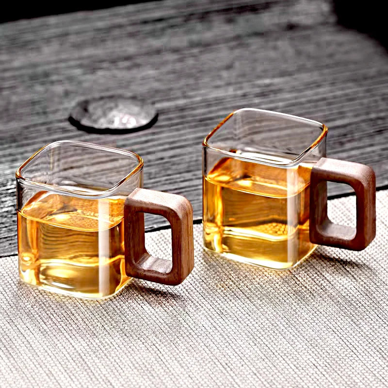 Stijlvolle thee accessoires met houten afwerking