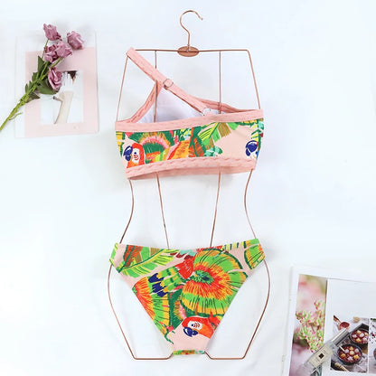 Zwemjurk met sierlijke details – Voor een vrouwelijke look