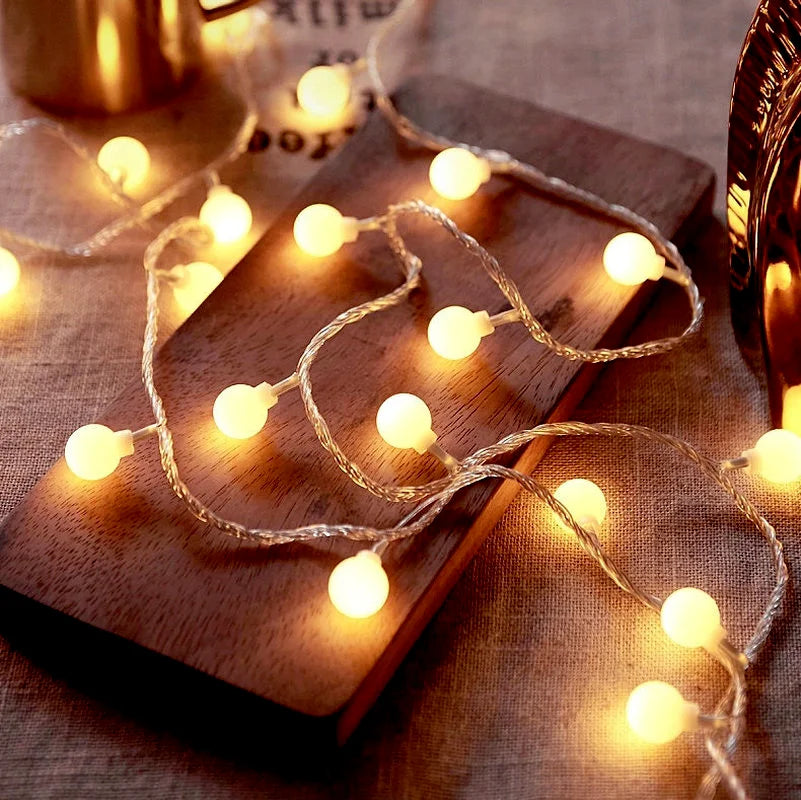 Gekleurde lichtslingers buiten – Voor tuinfeestjes