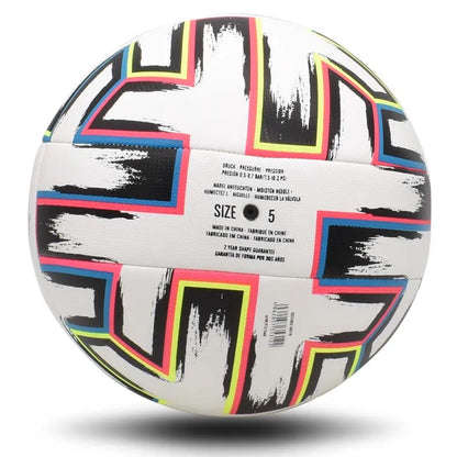 Voetbal met naadloos ontwerp voor straatgebruik
