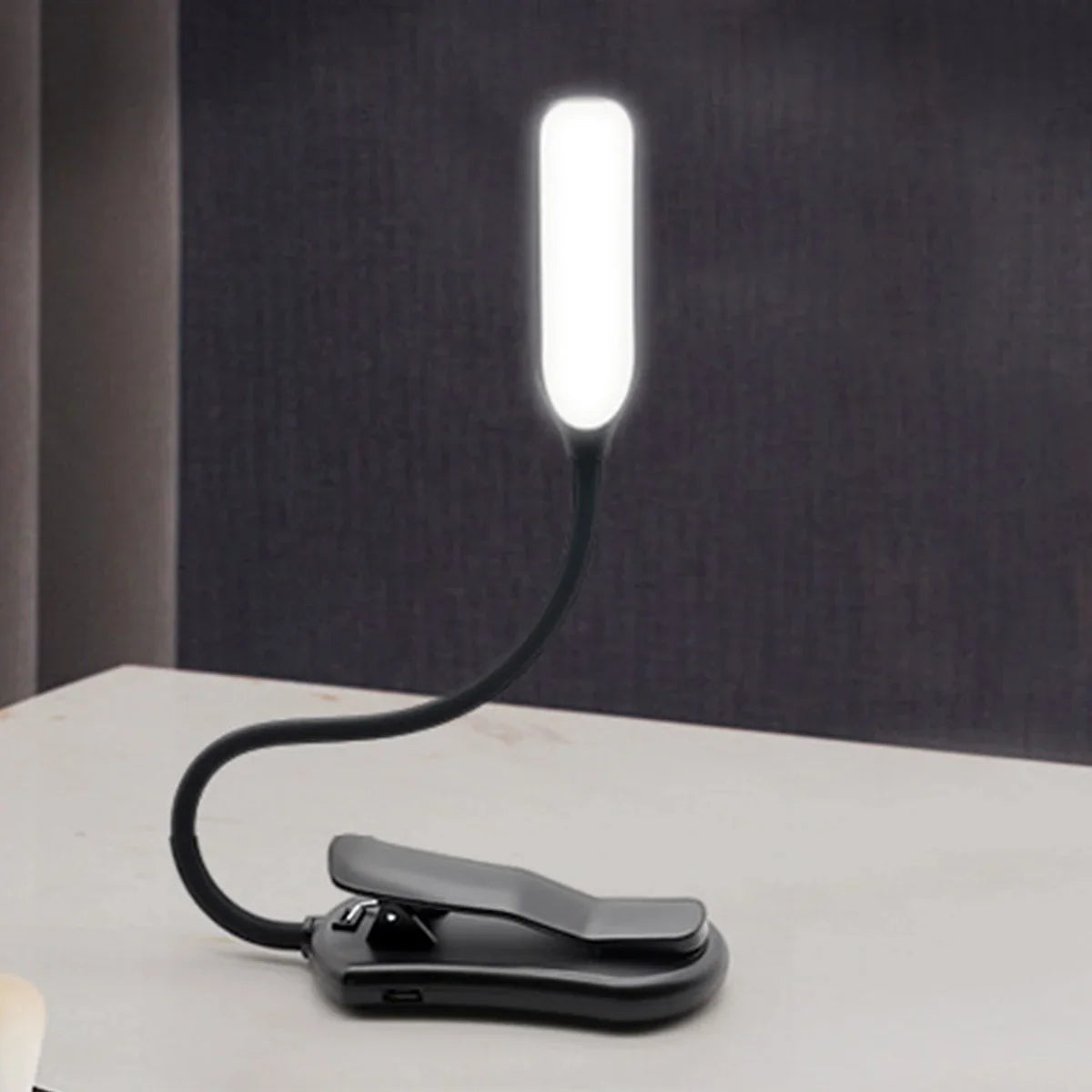 Lamp nachtkastje met bolvorm – Zacht en vriendelijk design