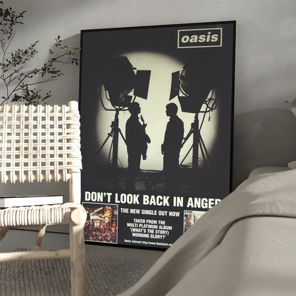 Posters in zwart houtframe ophangen