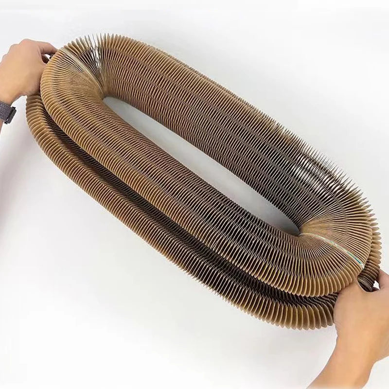 Kattenpaal met houten panelen – Rustieke look