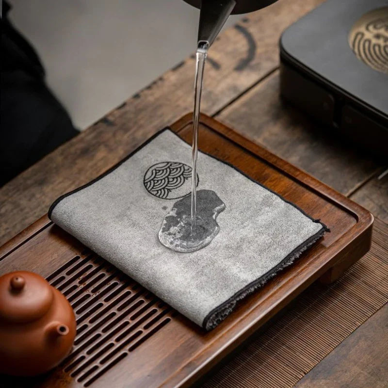 Minimalistische theepot voor modern interieur