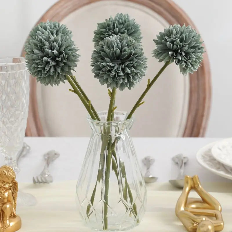 Plantenstandaard als decoratieve tuindecoratie