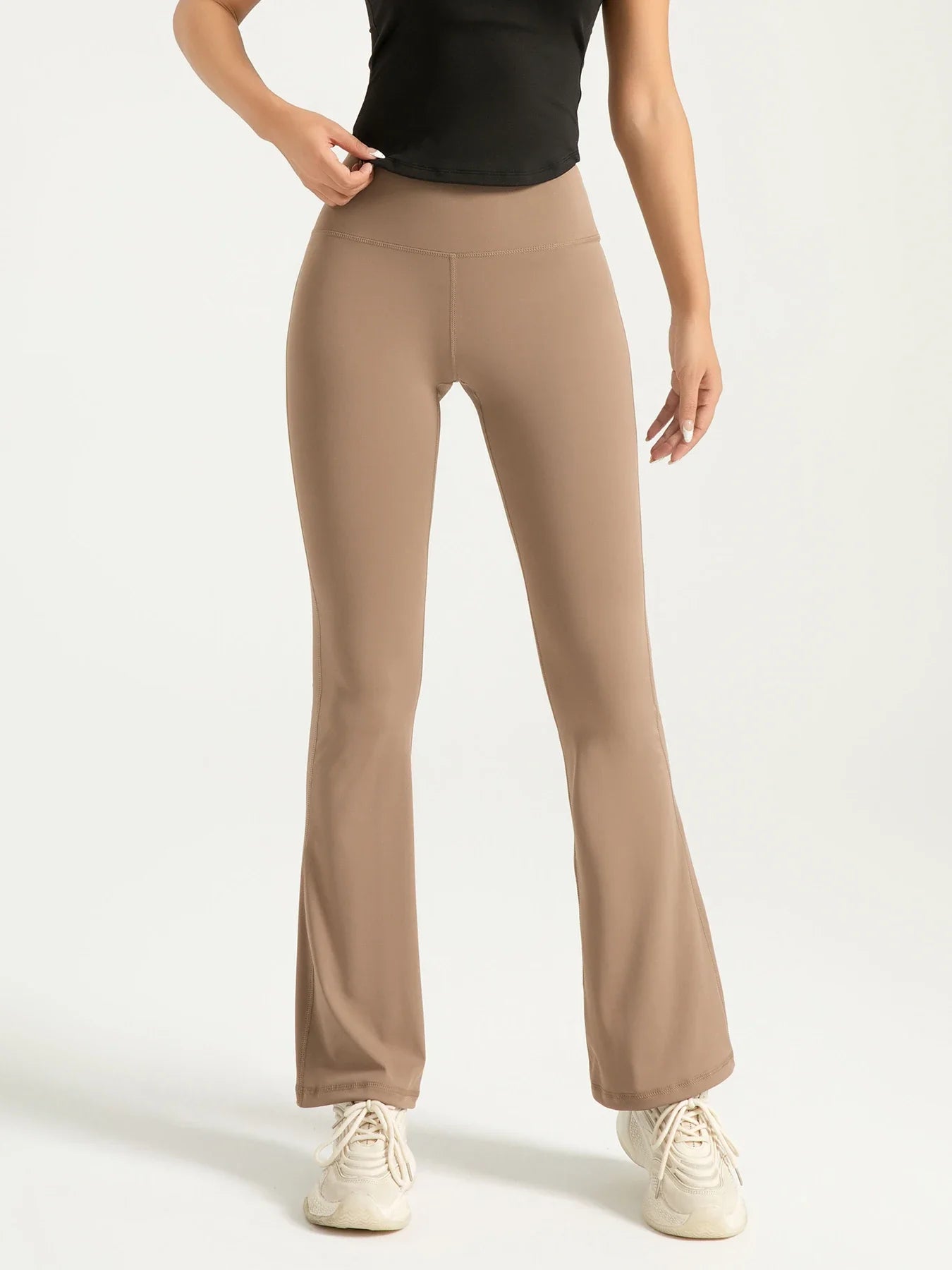 Yoga kleding in neutrale tinten met stretch