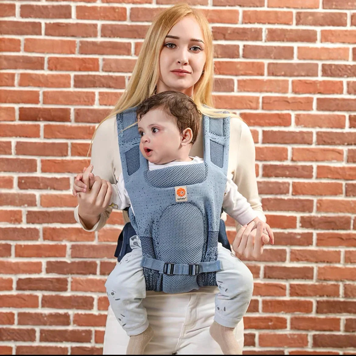 Artipoppe draagzak als must-have babyaccessoire