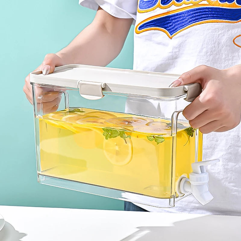 Drankdispenser met gouden details – Voor een chique feestje