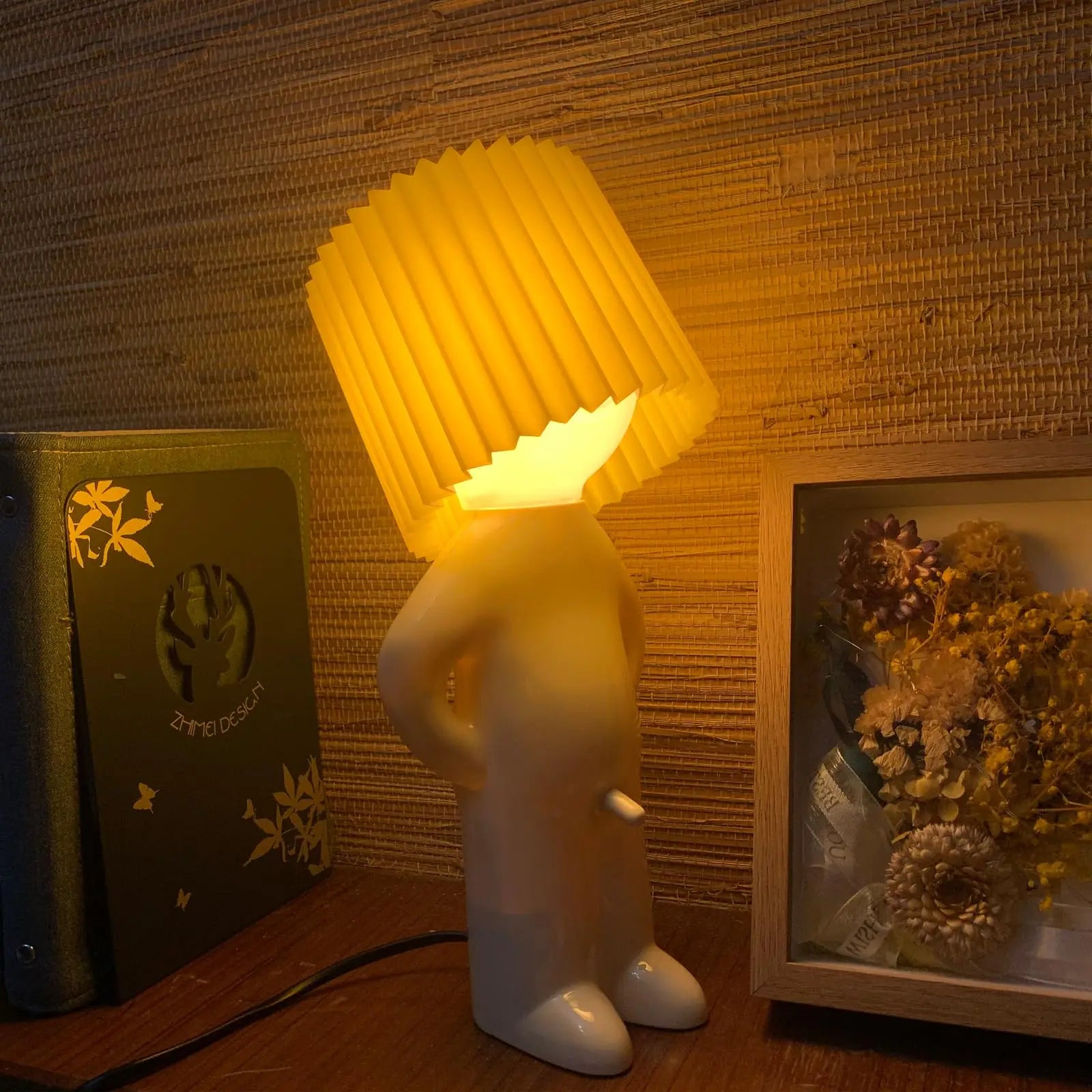 Lamp nachtkastje met stoffen kap in crème – Neutraal en warm