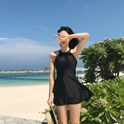 Zwemjurk met glanzende stof – Chic aan het strand
