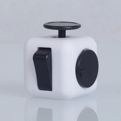 Fidget toys action - Interactieve kubus met kleurrijke knoppen voor ontspanning