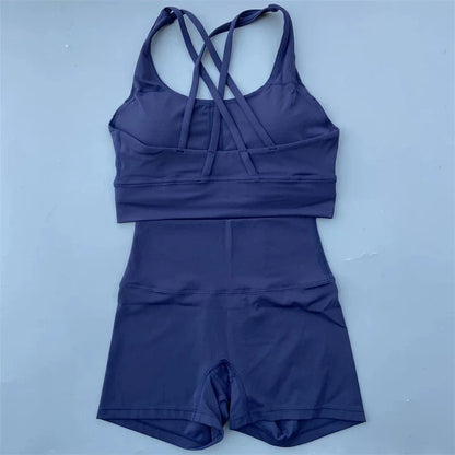 Stijlvolle yoga kleding met vrouwelijke snit