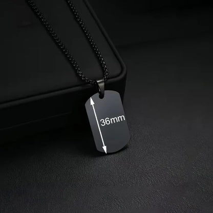 Ketting met korte boodschap op hanger