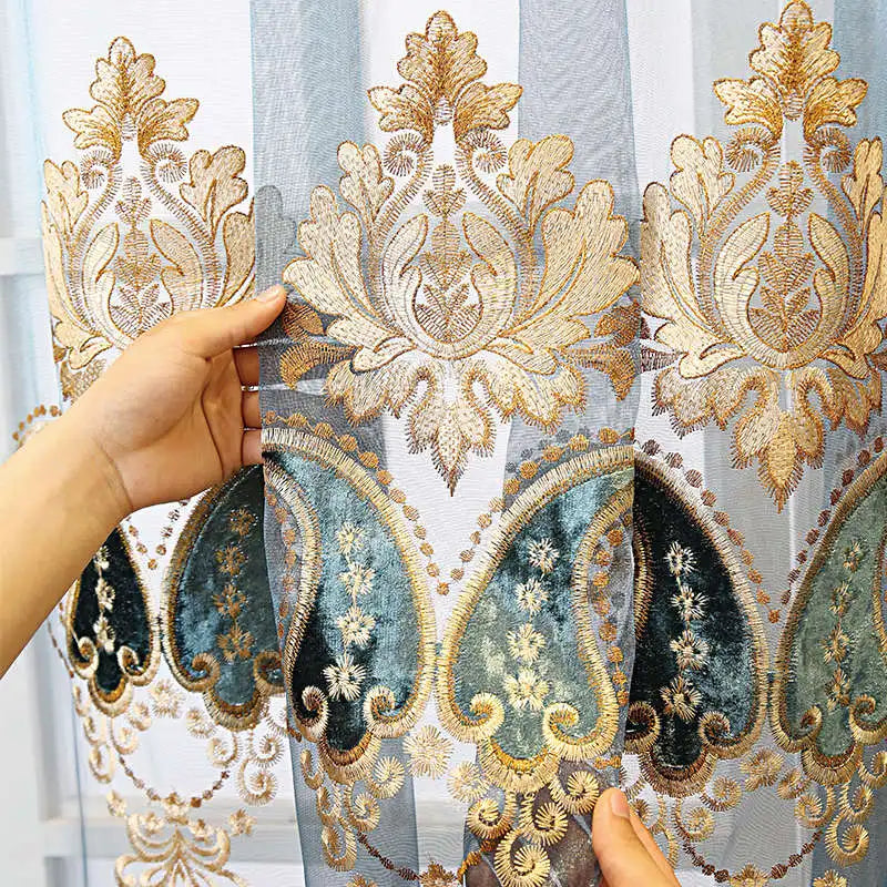 Gordijn voor deur met decoratieve franjes – Trendy look