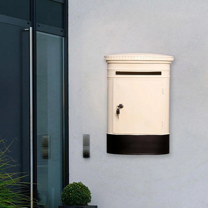 Zwarte brievenbus in strak design
