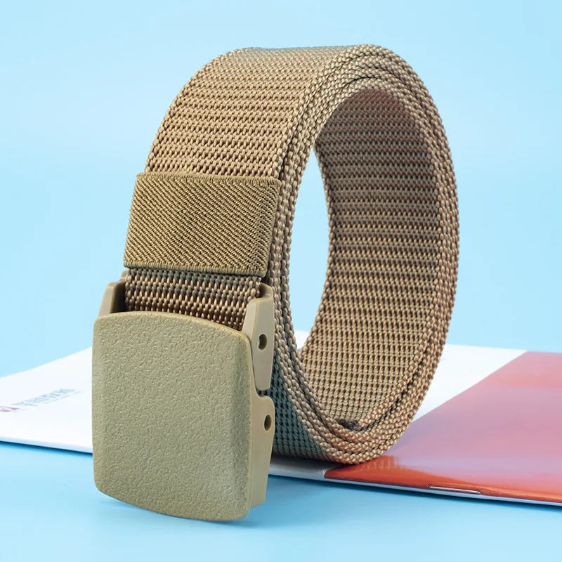 Modieuze riem met uitgesneden patroon