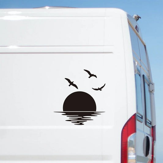 Auto stickers - Zonsondergang met Vliegende Vogels voor Unieke Achterruit Decoratie