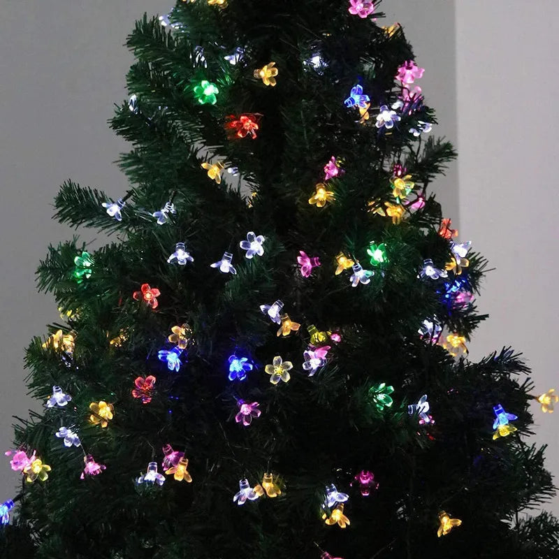 Licht slinger met witte bolletjes – Tijdloos en fris