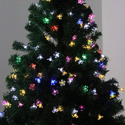 Licht slinger met witte bolletjes – Tijdloos en fris