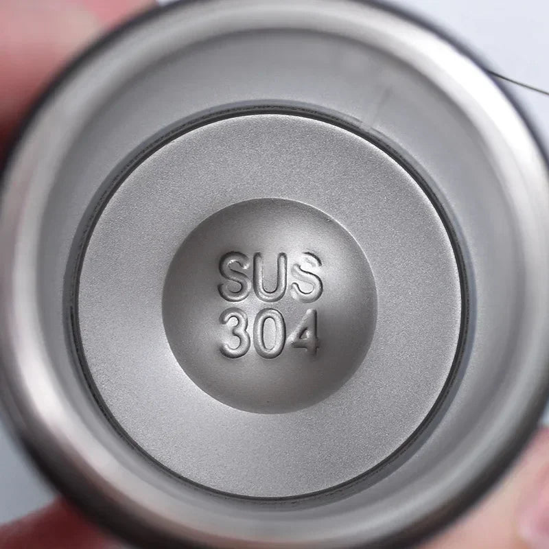 Thermosfles voor reizigers – Compact en stevig