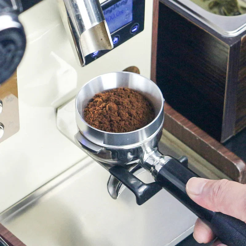 Koffiewaar met stapelbare cappuccinokopjes
