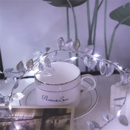 Licht slinger met witte bolletjes – Tijdloos en fris