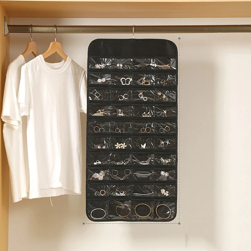 Sieradenrek met vintage look – Stijlvol op elke kast