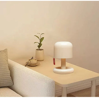 Lamp nachtkastje met nachtblauw kapje – Voor serene sfeer