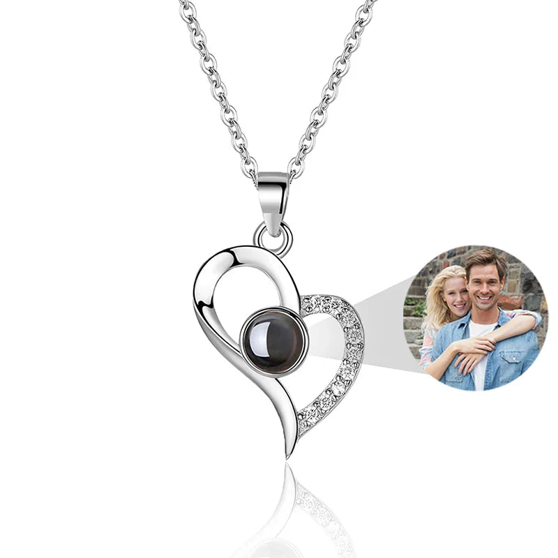 Ketting met naam en datum in elegante stijl