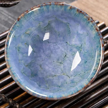 Elegante glazen theepot met metalen zeef