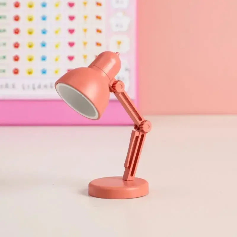 Lamp nachtkastje met nachtblauw kapje – Voor serene sfeer