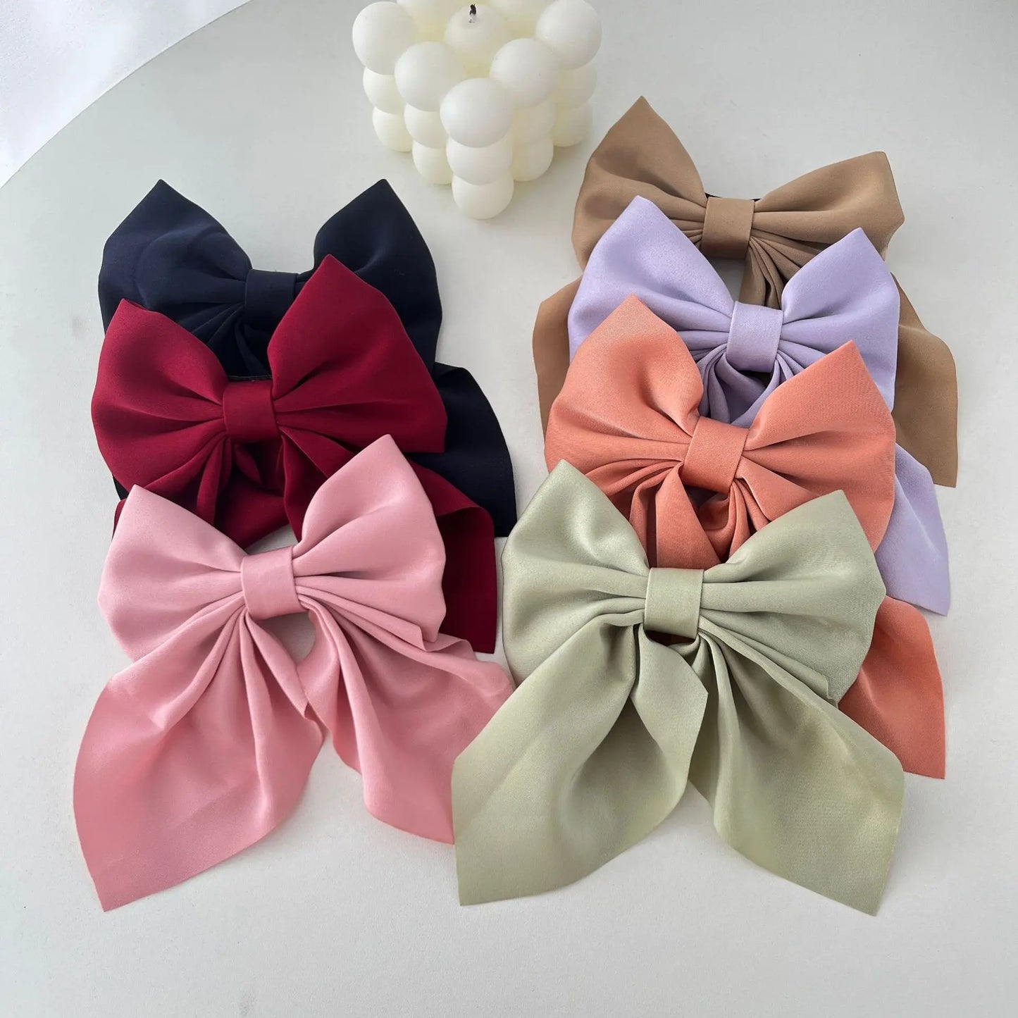 Haar accessoires voor zomerse kapsels
