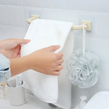 Wit handdoekenrek met minimalistisch frame – Eenvoudig en strak