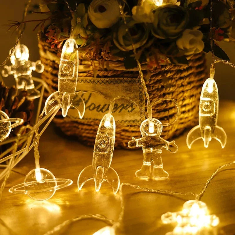 Gekleurde lichtslingers buiten – Voor tuinfeestjes
