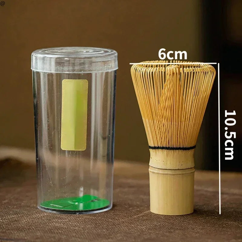 Theepot met geïntegreerde filter en schenktuit