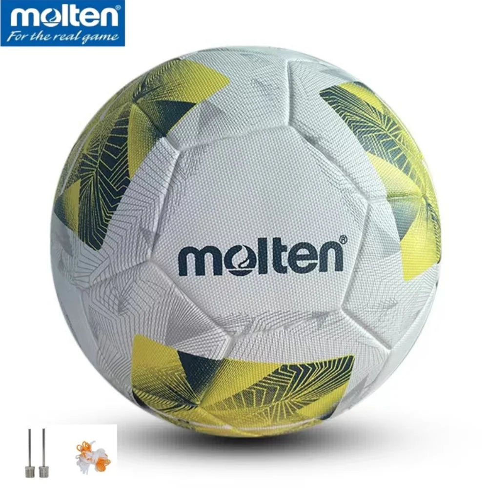 Voetbal met gestroomlijnde vorm voor nauwkeurig spel