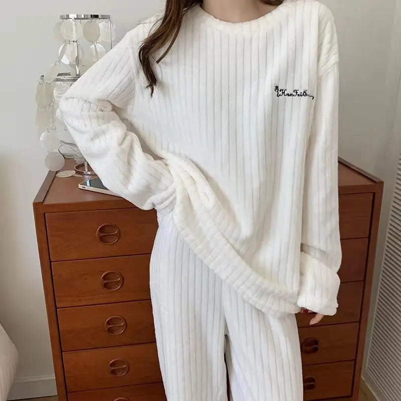 Dames pyjama set met subtiele details