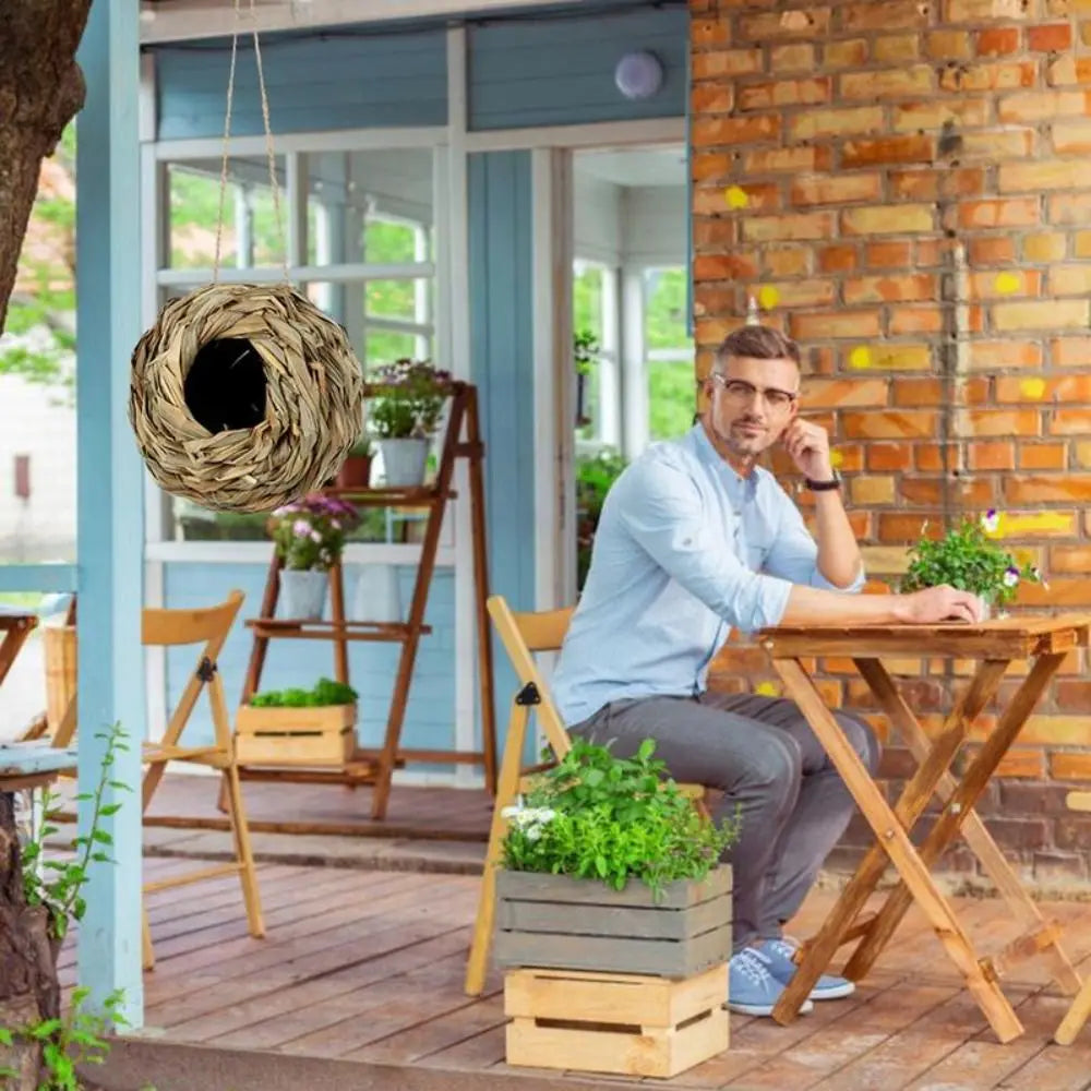 Xenos vogelhuisje met kantmotief – Elegant design