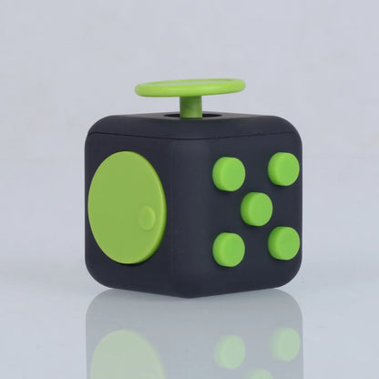 Fidget toys action - Interactieve kubus met kleurrijke knoppen voor ontspanning