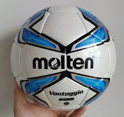 Voetbal met topkwaliteit rubber buitenlaag