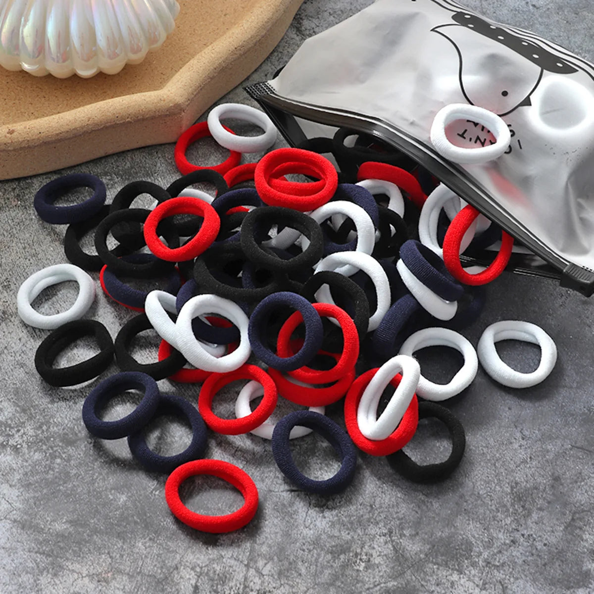 Haar accessoires met satijnen afwerking
