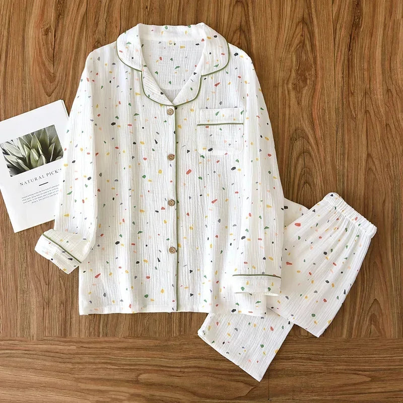 Dames pyjama Livera met mooie pasvorm